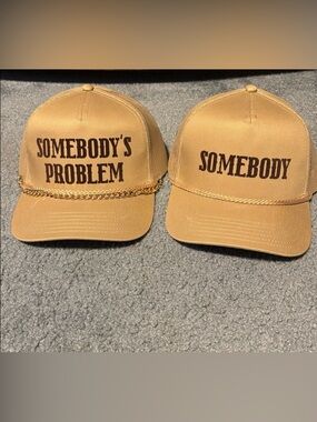Like New Morgan Wallen Somebody’s Problem Trucker Hat Set 1 accessory link chain